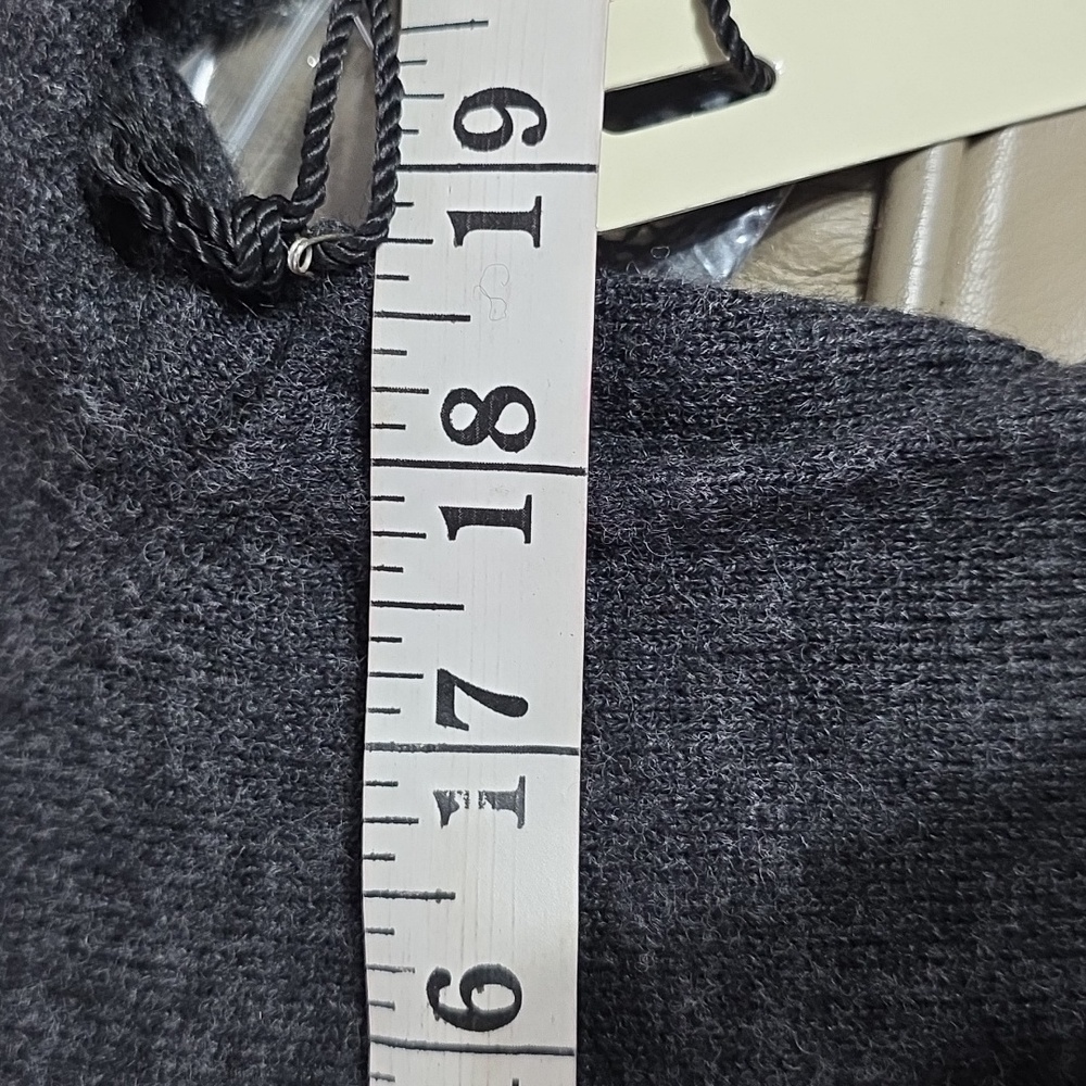 NWT Susan Bristol Womens 100% Merino Wool Sweater Black Rolled Hems Cozy Sz M - Picture 9 of 11
